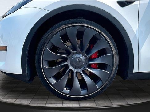 Used 2023 Tesla Model Y Performance AWD/4WD image 8