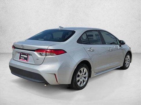Used 2024 Toyota Corolla LE FWD image 5