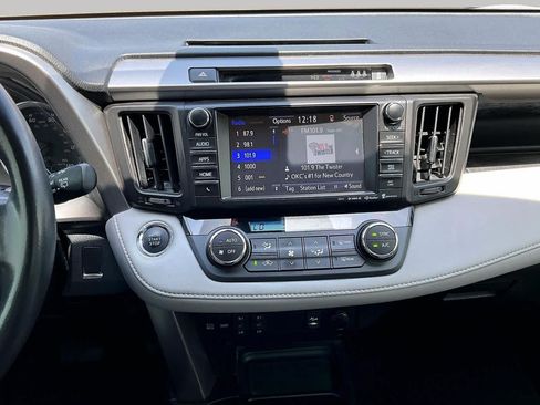 Used 2018 Toyota RAV4 Limited FWD image 7