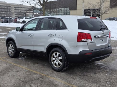 Used 2013 Kia Sorento LX image 3