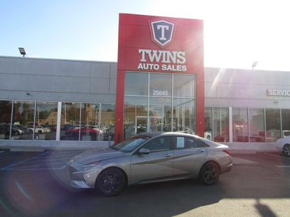 Used 2023 Hyundai Elantra SEL