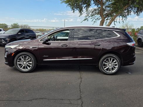 Used 2022 Buick Enclave Avenir w/ Avenir Technology Package image 9