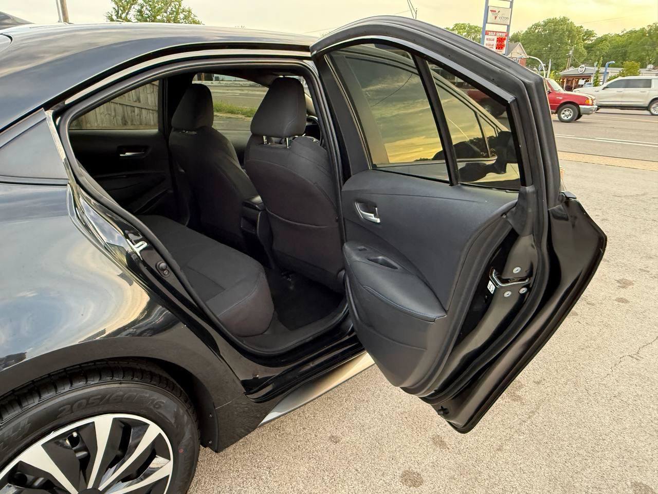 Used 2021 Toyota Corolla SE FWD image 26