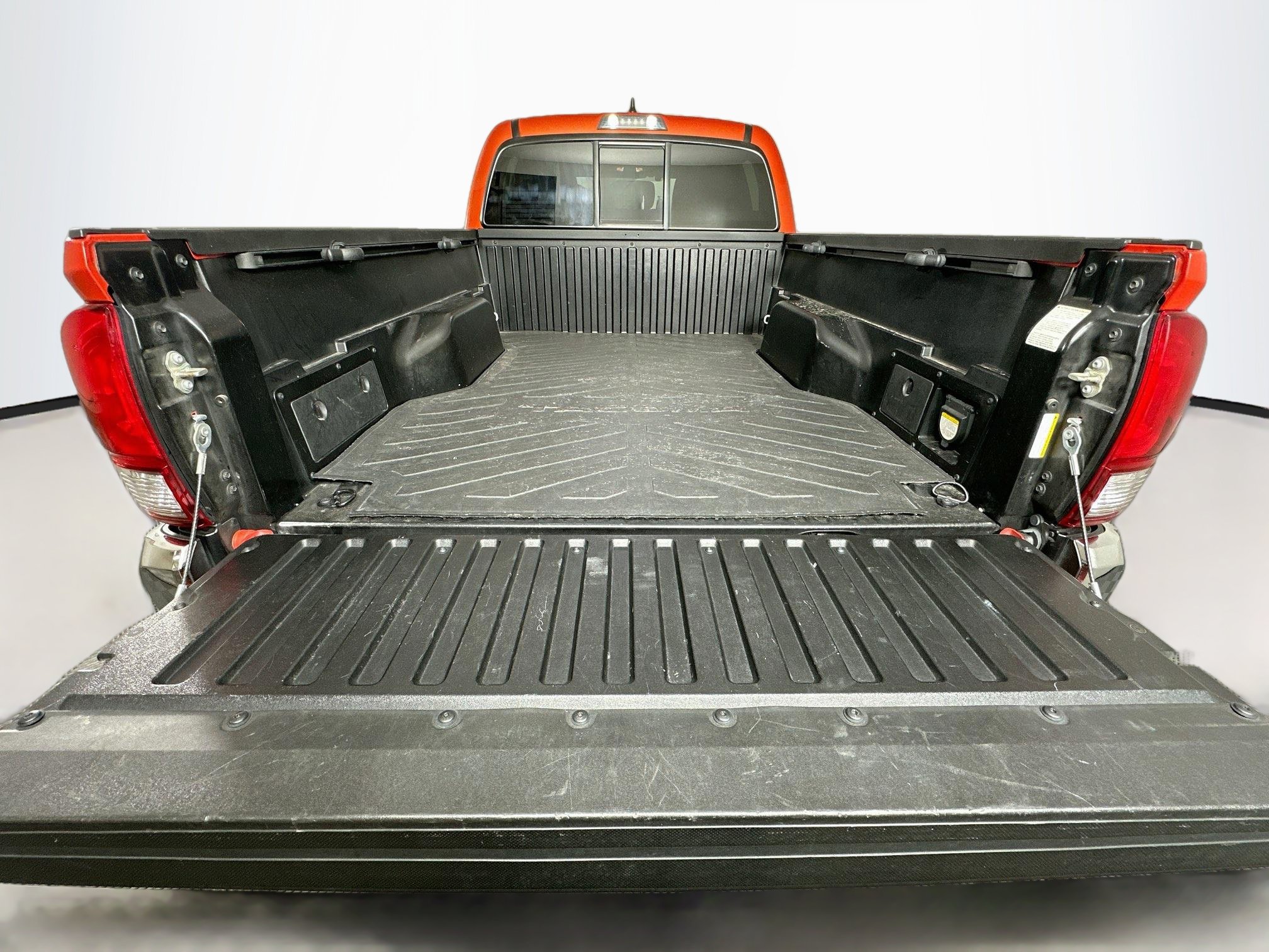 Used 2016 Toyota Tacoma TRD Off-Road w/ Towing Package AWD/4WD image 27