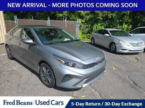 Used 2022 Kia Forte LXS FWD image 3