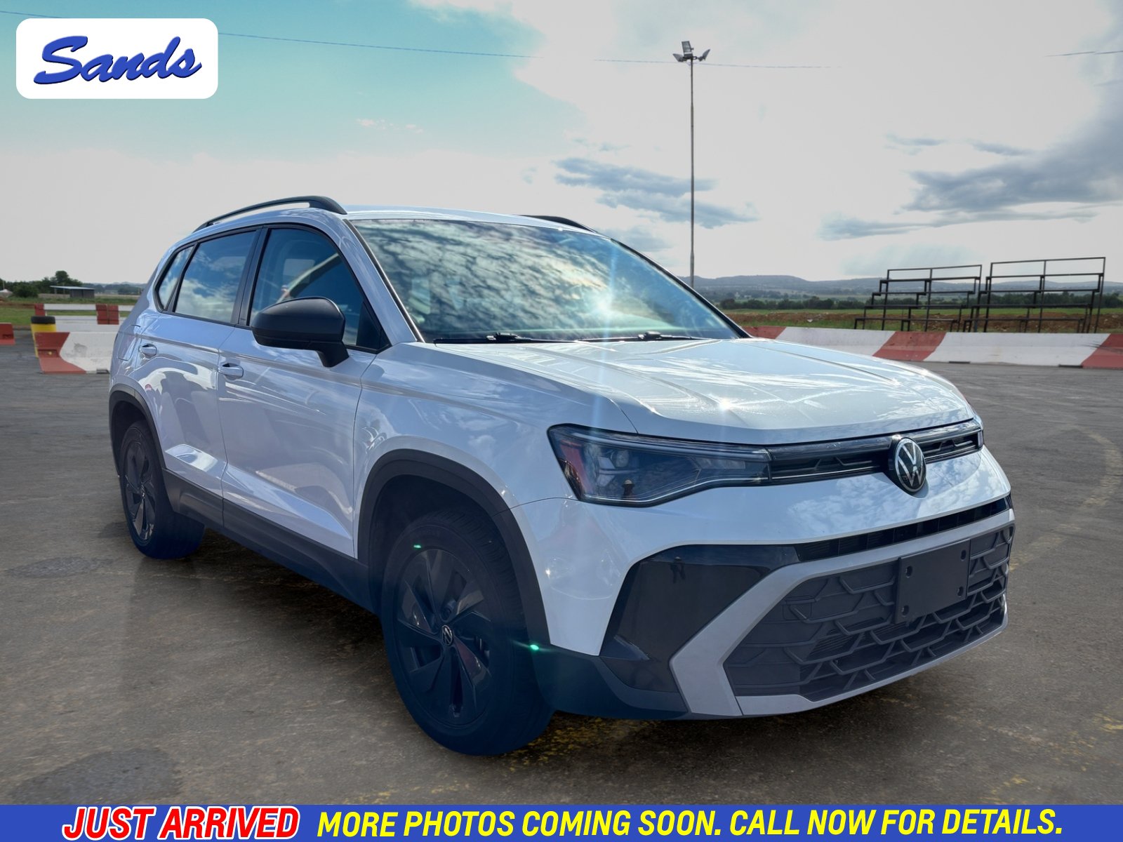 Used 2025 Volkswagen Taos S FWD image 1