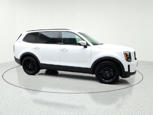 Certified 2022 Kia Telluride SX w/ Nightfall Edition Package AWD/4WD image 7