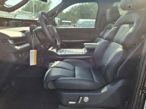 New 2025 Lincoln Navigator L Reserve w/ Jet Appearance Package AWD/4WD image 7