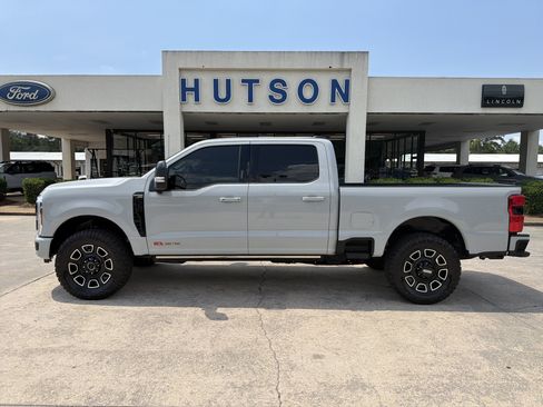 Used 2026 Ford F350 Platinum AWD/4WD image 1