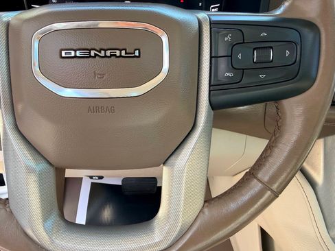 Used 2022 GMC Yukon Denali AWD/4WD image 25