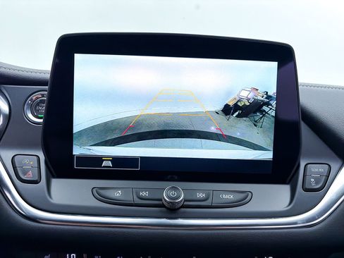 Used 2024 Chevrolet Blazer LT FWD image 5