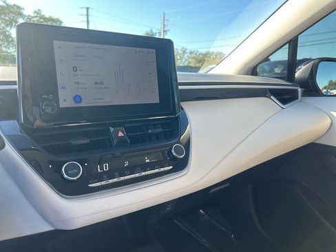 Used 2025 Toyota Corolla LE image 11