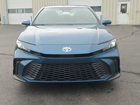 Used 2026 Toyota Camry SE w/ Convenience Package FWD image 2