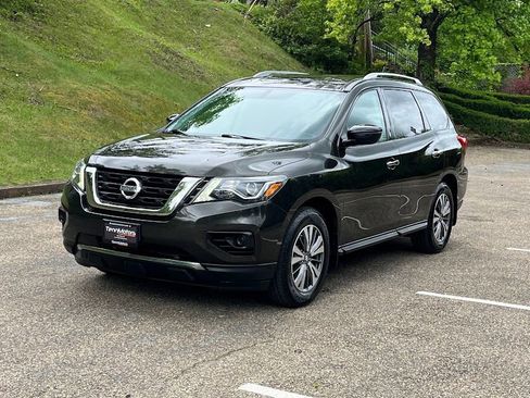 Used 2017 Nissan Pathfinder S AWD/4WD image 25