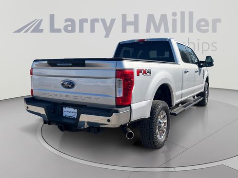 Used 2018 Ford F250 XLT w/ XLT Premium Package AWD/4WD image 5