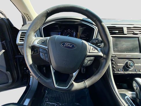 Used 2016 Ford Fusion Titanium image 34