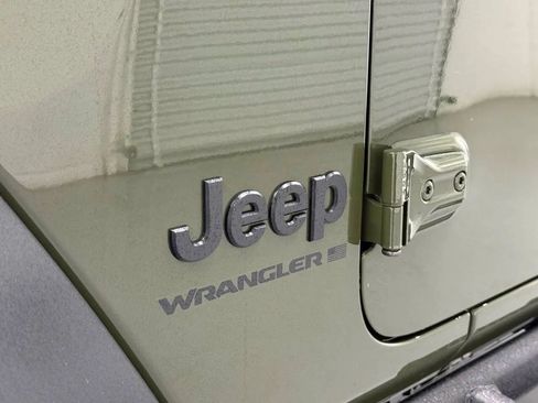 Used 2024 Jeep Wrangler Unlimited Sport AWD/4WD image 15