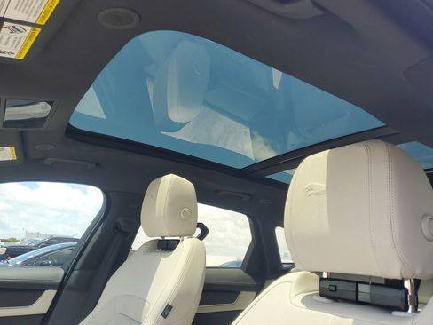 Used 2025 Jaguar F-PACE R-Dynamic S AWD/4WD image 18