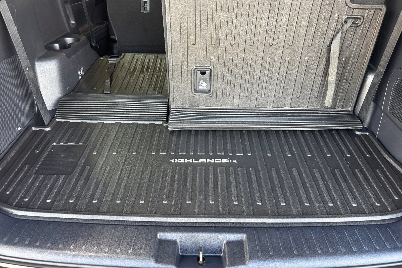 Used 2021 Toyota Highlander Platinum FWD image 17