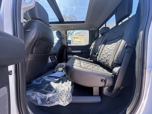 New 2026 Ford F250 Lariat w/ Black Appearance Package image 38