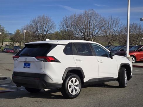 Used 2024 Toyota RAV4 LE image 4