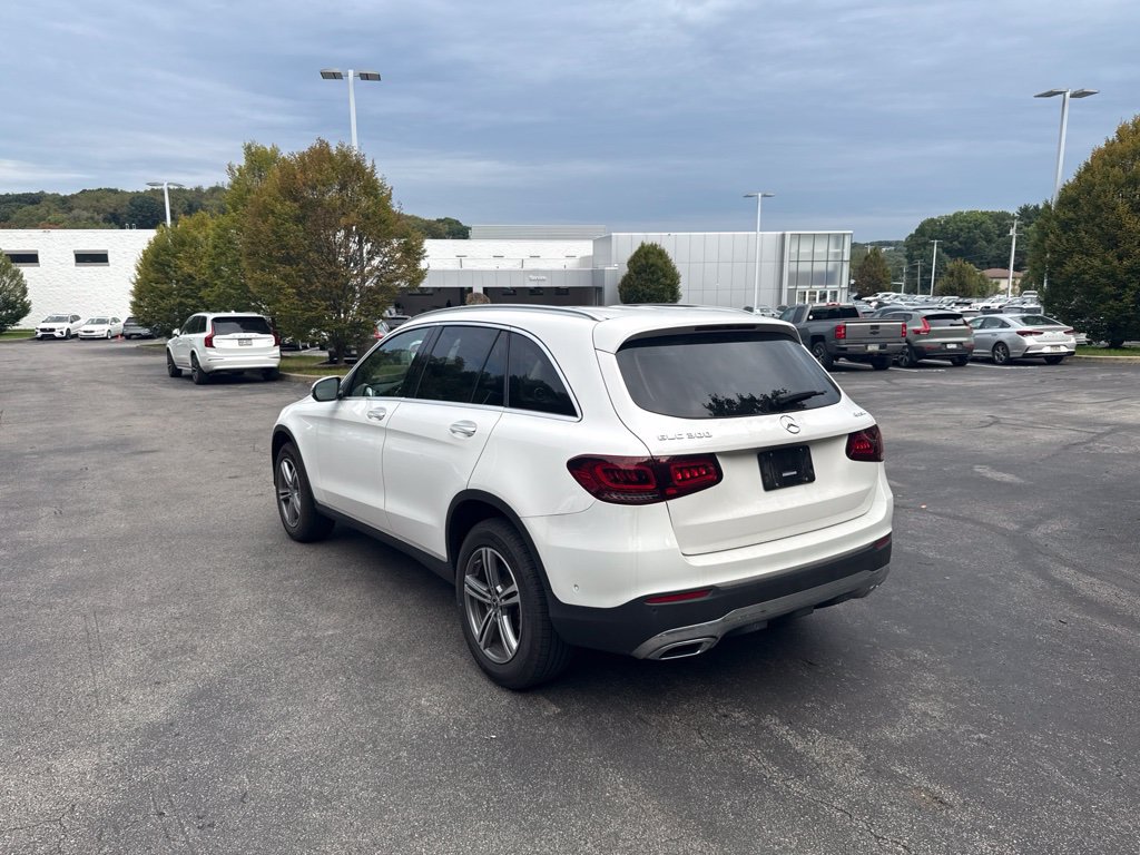 Used 2021 Mercedes-Benz GLC 300 4MATIC image 3