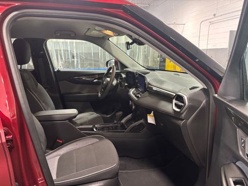 Used 2025 Chevrolet TrailBlazer LT image 25