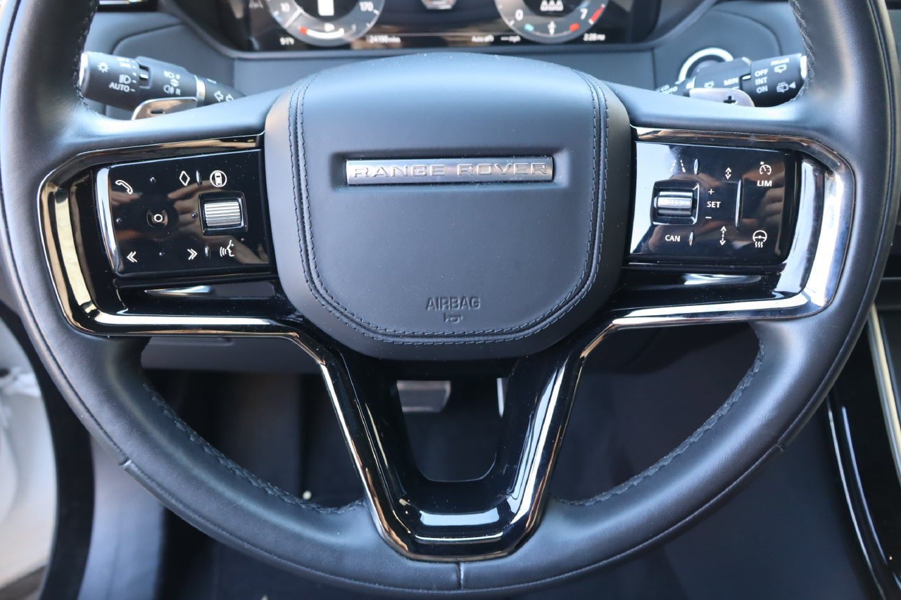 Used 2025 Land Rover Range Rover Velar Dynamic SE AWD/4WD image 12