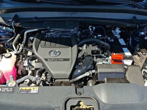 Used 2025 Toyota Grand Highlander AWD image 28
