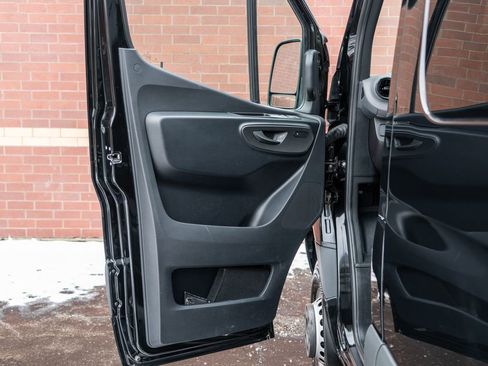 Used 2024 Mercedes-Benz Sprinter 3500 w/ Acoustic Package image 5