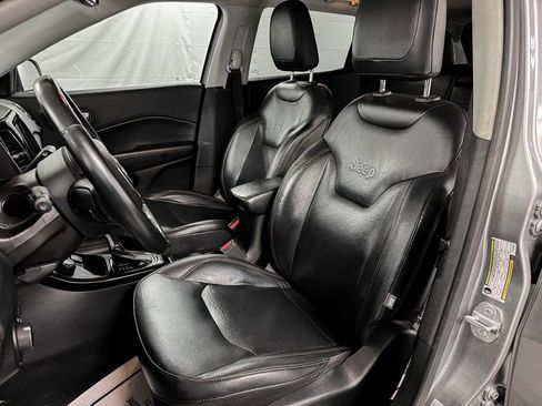 Used 2018 Jeep Compass Limited w/ Navigation Group AWD/4WD image 9