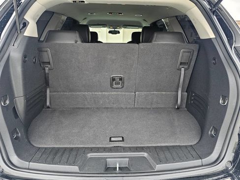 Used 2017 Chevrolet Traverse LT image 21