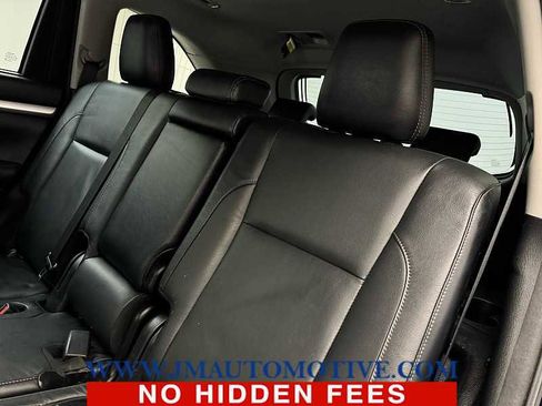 Used 2018 Toyota Highlander XLE image 16