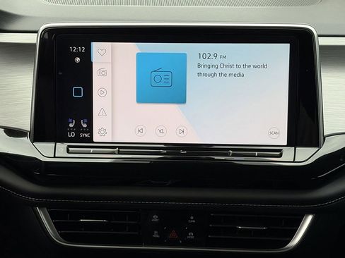 New 2026 Volkswagen Atlas Cross Sport SE image 21