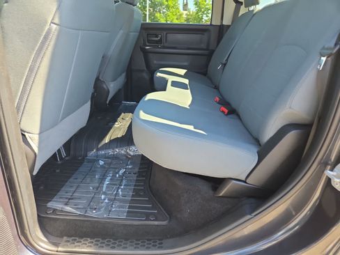 Used 2018 RAM 2500 Tradesman w/ Chrome Appearance Group AWD/4WD image 21