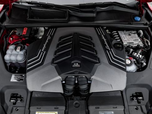 Used 2025 Lamborghini Urus SE AWD/4WD image 4