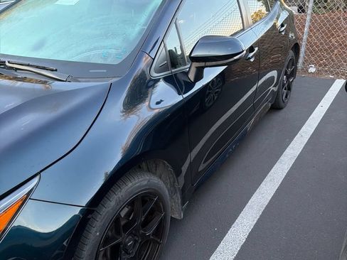 Used 2019 Toyota Corolla SE w/ Carpet Mat Package FWD image 2
