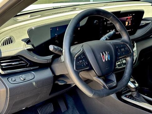 Used 2025 Buick Envista Sport Touring w/ Experience Buick Package FWD image 16
