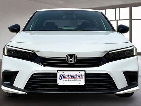 Used 2023 Honda Civic Sport image 2