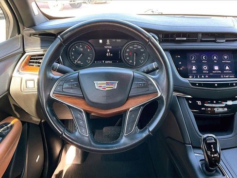 Used 2020 Cadillac XT5 Premium Luxury image 8