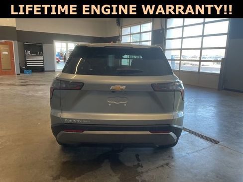 Used 2025 Chevrolet Equinox LT w/ Safety and Technology Package image 7