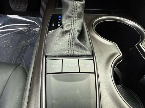 Used 2024 Toyota Camry SE image 35