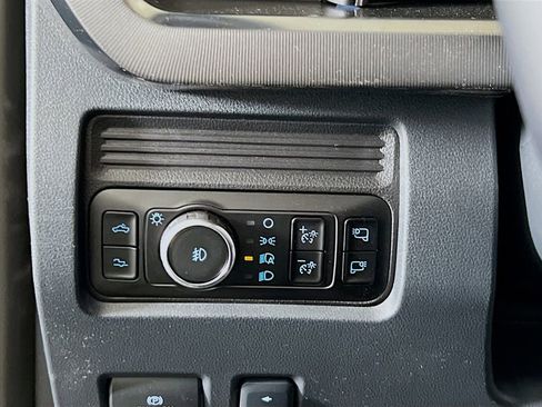 New 2025 Ford F250 Platinum image 19