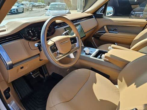Used 2026 Land Rover Range Rover SV image 2