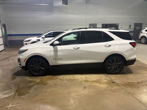 Used 2023 Chevrolet Equinox RS image 6