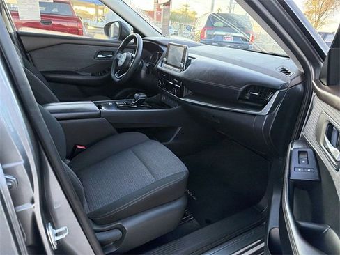 Used 2021 Nissan Rogue SV image 28