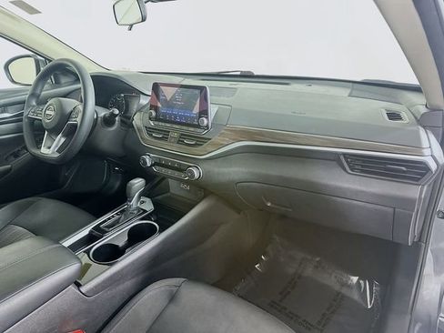 Used 2024 Nissan Altima 2.5 SV image 27