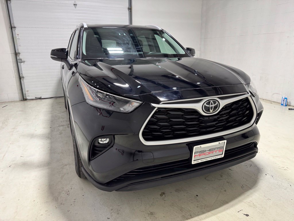 Used 2023 Toyota Highlander XLE AWD/4WD image 9