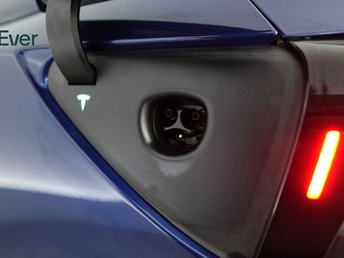 Used 2026 Tesla Model Y 2WD image 10