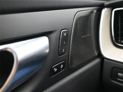 Used 2022 Volvo XC60 B5 Inscription w/ Advanced Package image 30